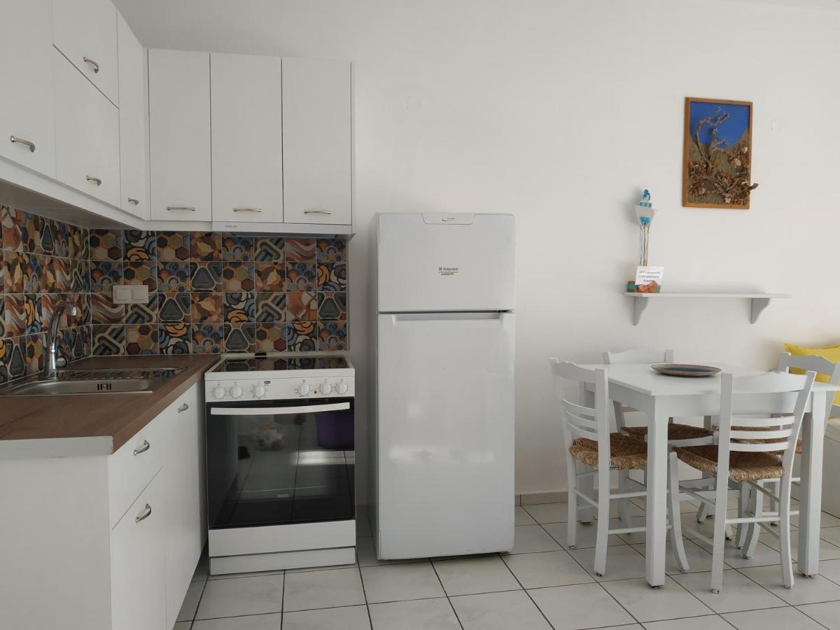 Livadi Apartments Плакиас Экстерьер фото