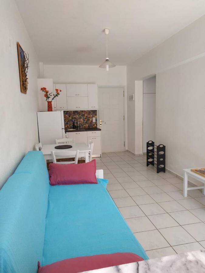 Livadi Apartments Плакиас Экстерьер фото