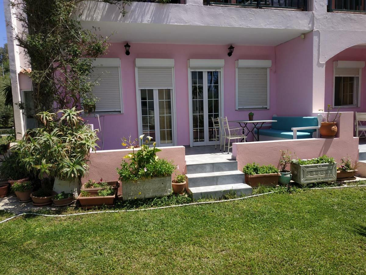Livadi Apartments Плакиас Экстерьер фото